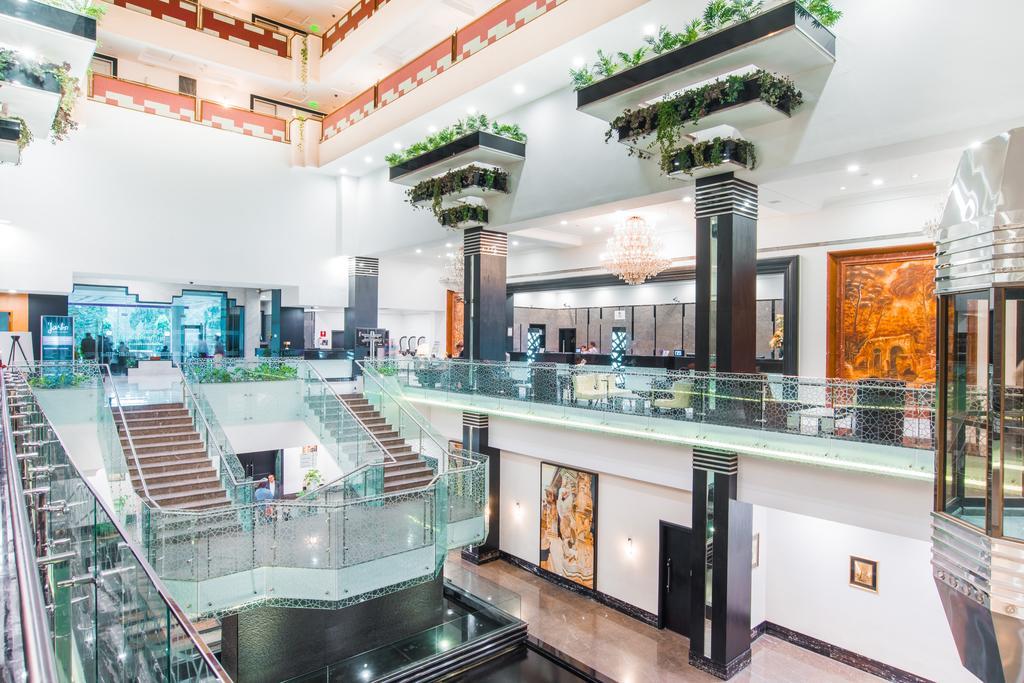 Le Meridien Bengaluru Zewnętrze zdjęcie