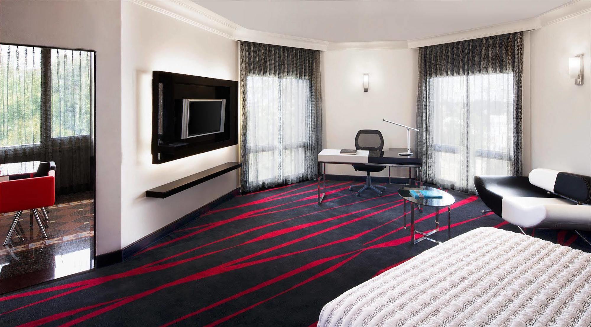 Le Meridien Bengaluru Zewnętrze zdjęcie