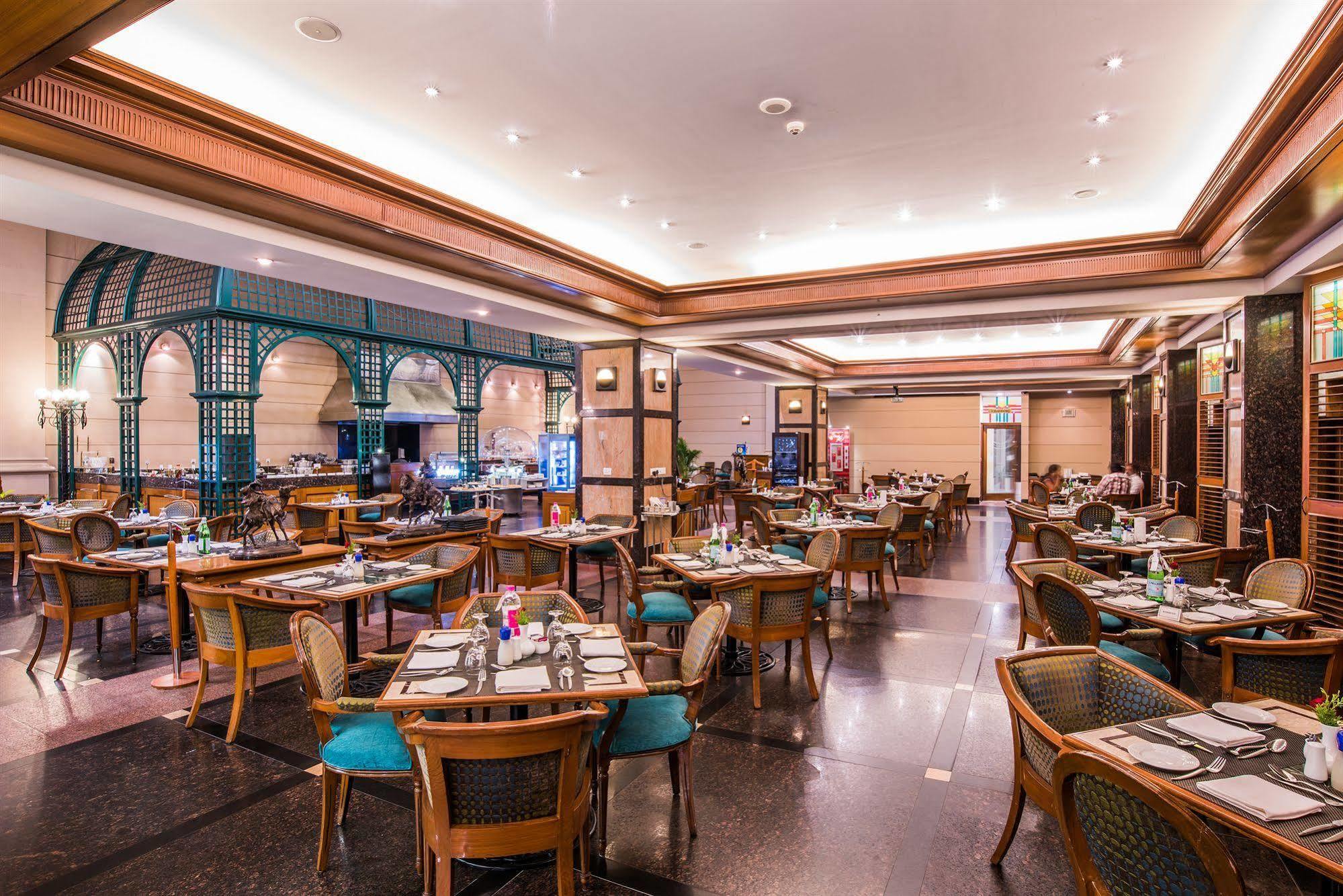 Le Meridien Bengaluru Zewnętrze zdjęcie