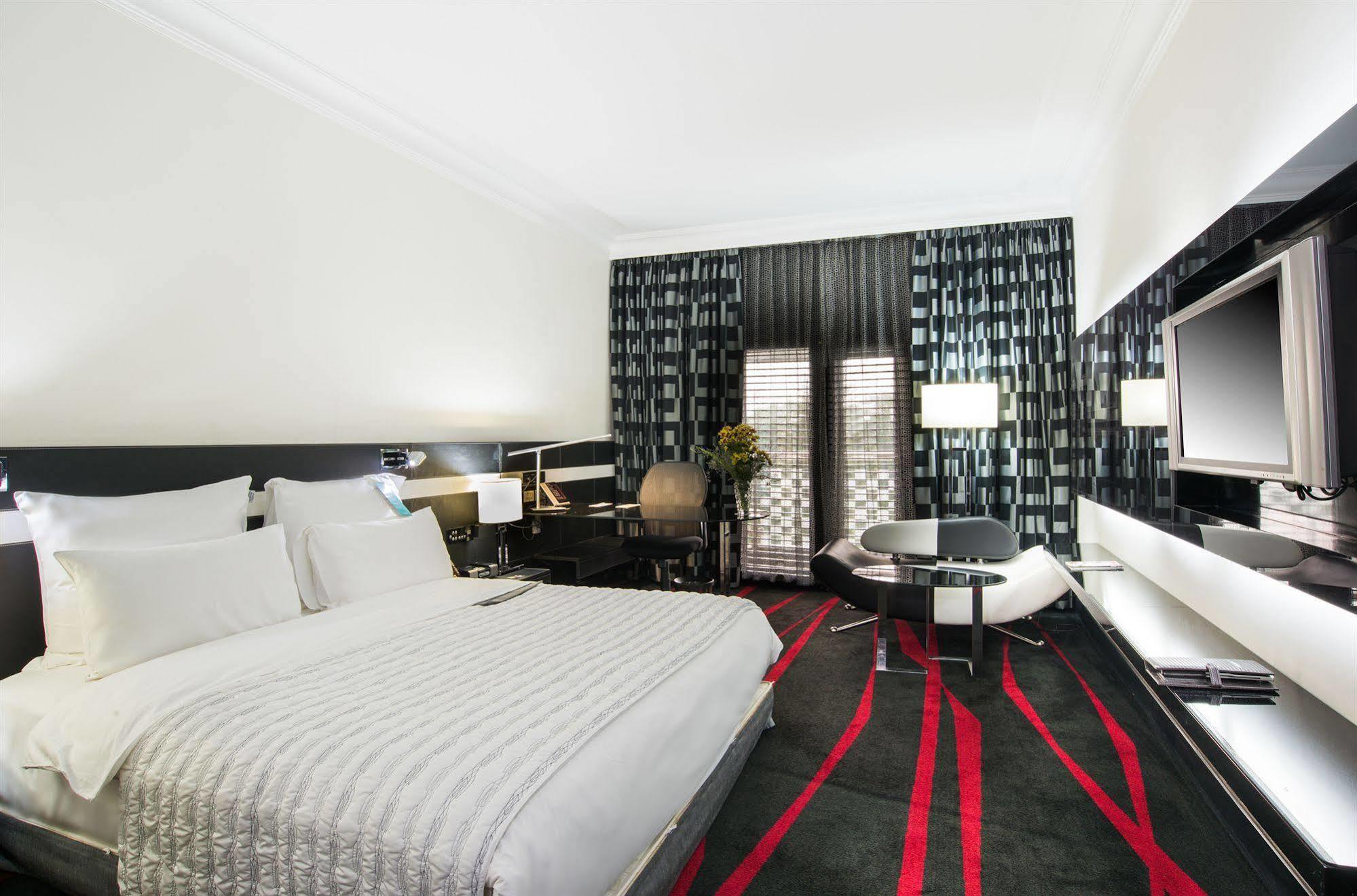 Le Meridien Bengaluru Zewnętrze zdjęcie