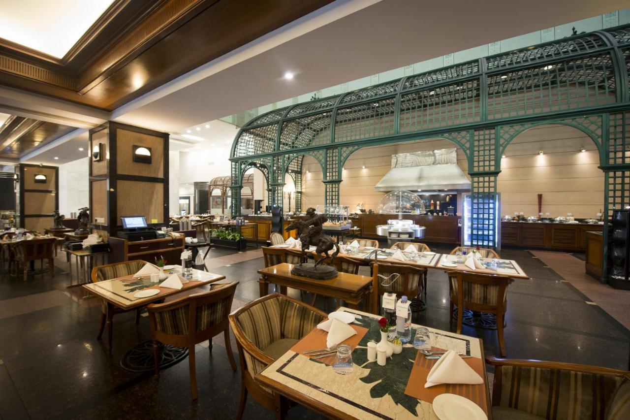 Le Meridien Bengaluru Zewnętrze zdjęcie