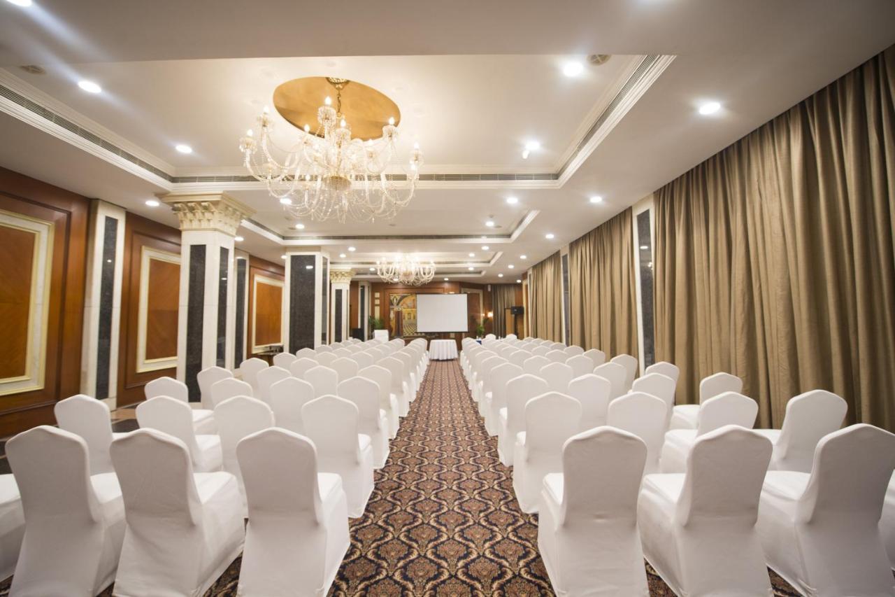 Le Meridien Bengaluru Zewnętrze zdjęcie